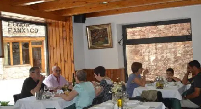 Hostal La Muntanya, Rezervasyon Otel Кастельяр-де-н'Уг Bergueda