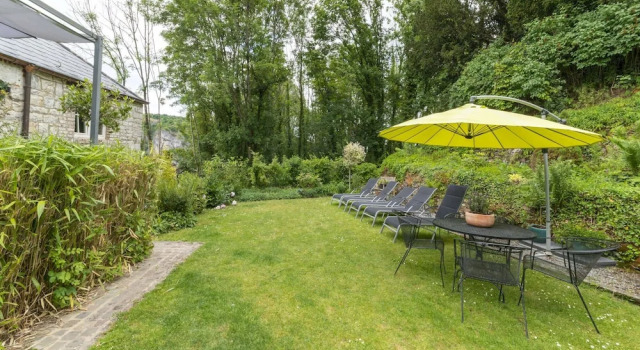 Коттедж Charming Cottage in Anseremme With Fenced Garden