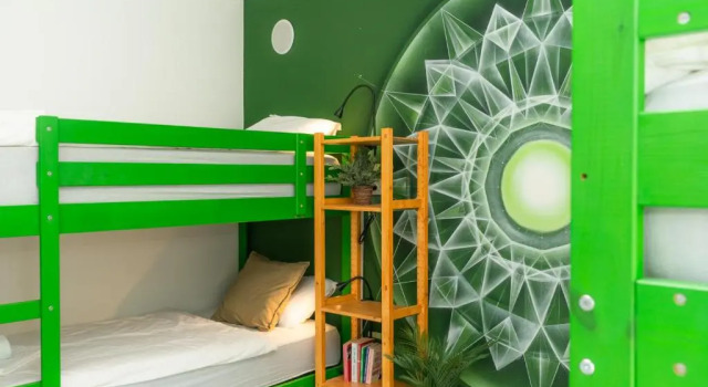Кровать в общем номере Surf Yoga Ericeira Guest House