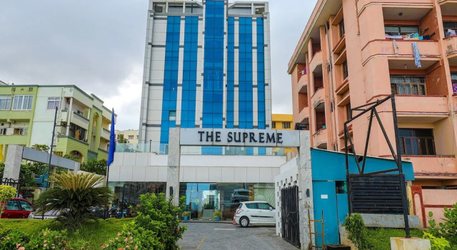Capital O 1710 Hotel The Supreme, Rezervovat Hotel Hotely v Andhra Pradesh s parkováním, Parkování