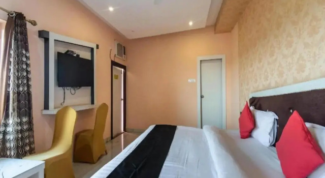 Mehak-e-punjab By OYO Rooms, Забронировать Отель Отели Тарапит с бассейном, Бассейн
