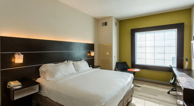 Двухместный номер Standard Holiday Inn Express Hotel & Suites Reading by IHG