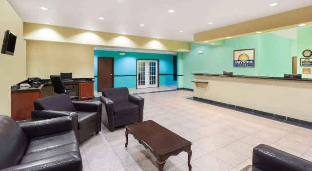 Номер Standard Days Inn by Wyndham Kemah