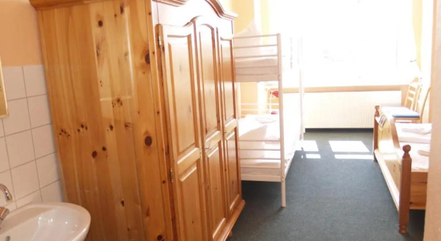 Семейный номер Standard Happy Go Lucky Hotel + Hostel