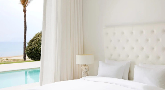 Номер Royal Pavilion On the Beach Mandola Rosa, A Resort to Live