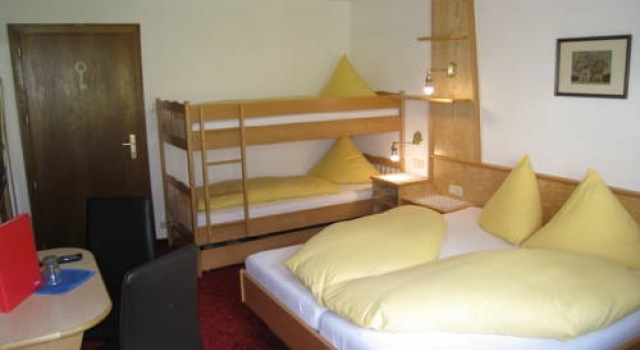 Lärchenhof Serfaus, Rezerwuj Hotel Hotele w Tyrol z parkingiem, Parking