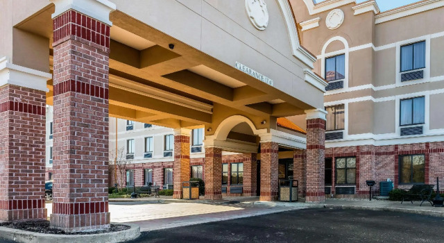 Кровать в общем номере Comfort Inn & Suites Airport-American Way