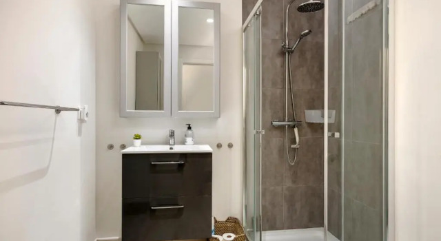 Апартаменты FIVE STAR 3 bedroom Apt in ideal location - RDR237