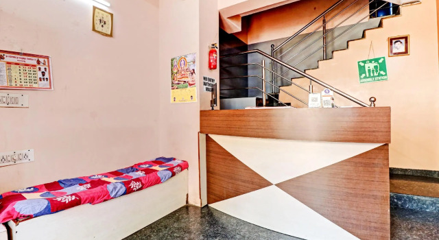 SPOT ON 80454 Janapriya Lodge, Rezervovat Rekreační dům Hotely v Bangalore s parkováním, Parkování