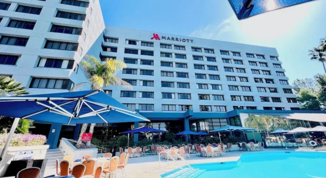 Двухместный клубный номер Standard Long Beach Marriott