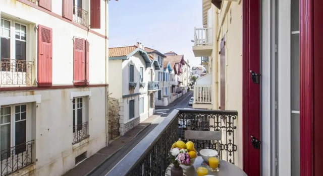 Апартаменты Charming flat 4 minutes from the Grande Plage of Biarritz away - Welkeys