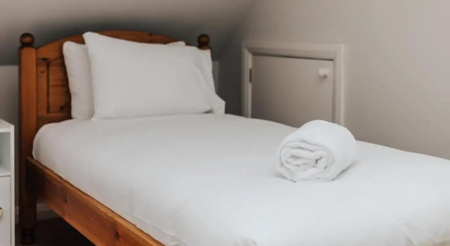 Red Robin in Hurley with 1 bedrooms and 1 bathrooms, Rezervați Hotel Hurley Berkshire