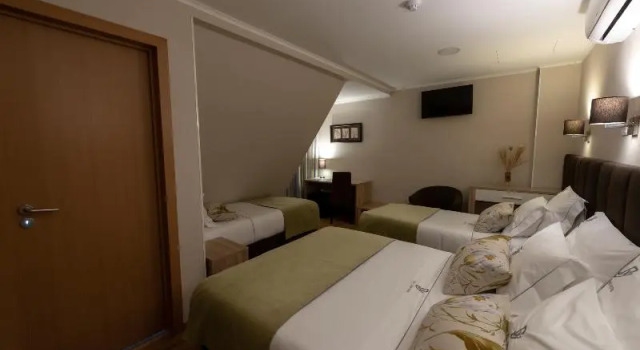 Четырёхместный номер Standard Dinya Lisbon Hotel