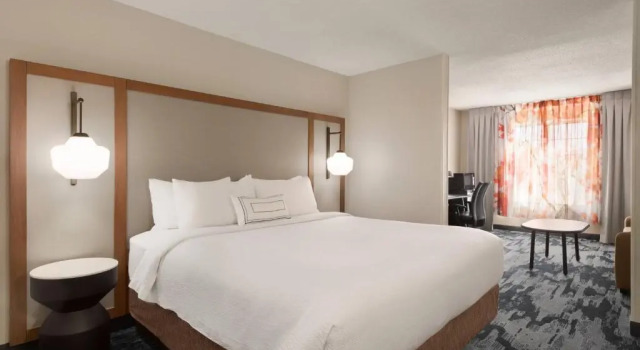 Люкс Fairfield Inn and Suites by Marriott Wheeling St Clairsville