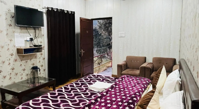 Dev Bhoomi Resort, Rezervovat Lázně / Resort Kanatal Uttarakhand