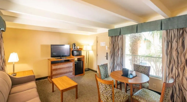 Люкс Best Western Charleston Inn