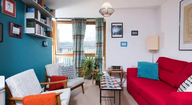 Homely 1 Bedroom Canal Side Flat with Balcony