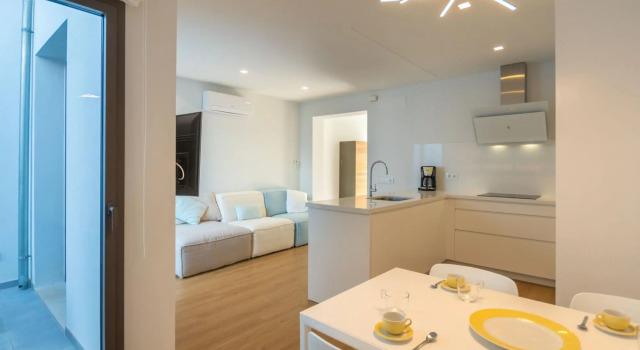 Mediterranean style townhouse 200 meters from the sea
