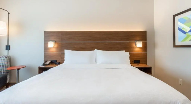 Номер Standard Holiday Inn Express & Suites - Springfield North by IHG