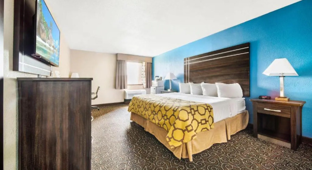 Номер Standard Baymont by Wyndham Muncie Near Ball State University