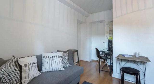 cocon des artistes, Rezerwuj Apartament Hotele w Rhône z parkingiem, Parking