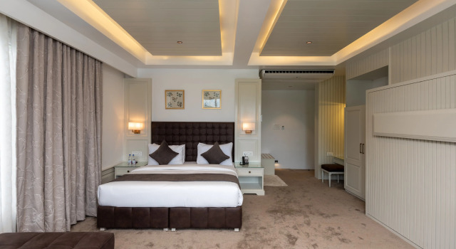 Семейный люкс Luxury с видом на озеро Hotel Grand Boulevard