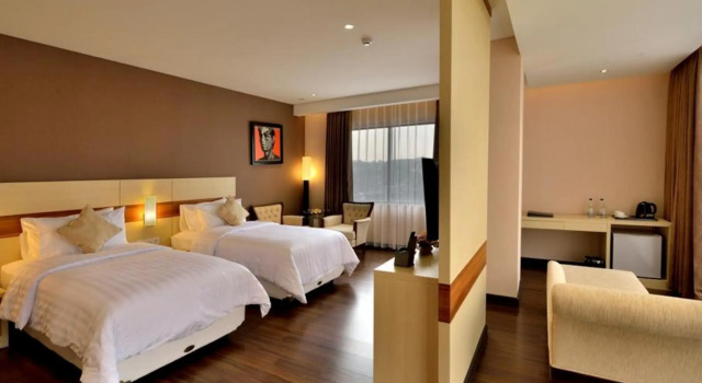 Люкс Hotel California Bandung