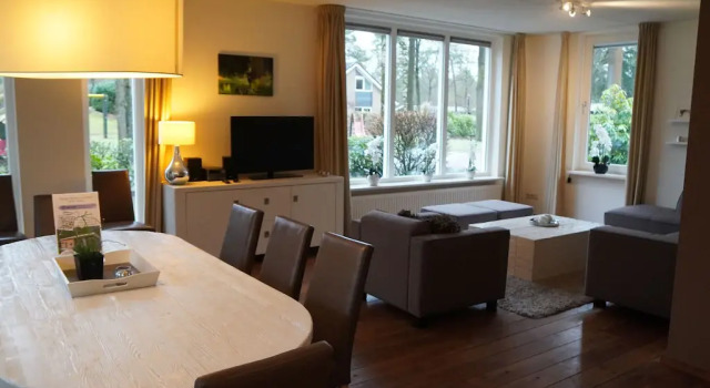 Spacious Villa in Hoenderloo, Book Villa Hoteller i Hoenderloo med parkering, Parkering