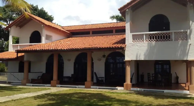 Spacious Oceanfront Villa, Забронировать Вилла Сосуа провинция Пуэрто-Плата