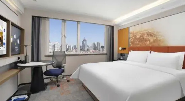 Двухместный номер Standard Qingdao May Fourth Square Olympic Sailing Center Hampton by Hilton Hotel
