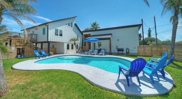 Third Sandbar & Seaglass Landing by Avantstay. Sleeps 30 2 Homes + Dual Pools + Outdoor Living Steps to Beach, Rezerwuj Dom wakacyjny Port Aransas 