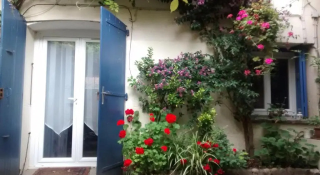 Коттедж Gite les Glycines