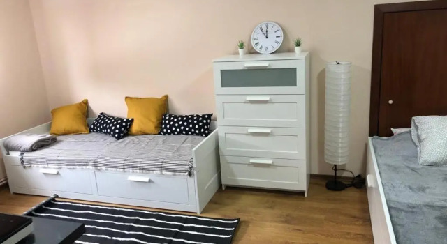 Modern Studio Apartment, Varaa Huoneisto Oradea 