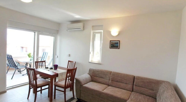 Mlasina Nin in Nin With 1 Bedrooms and 1 5 Bathrooms