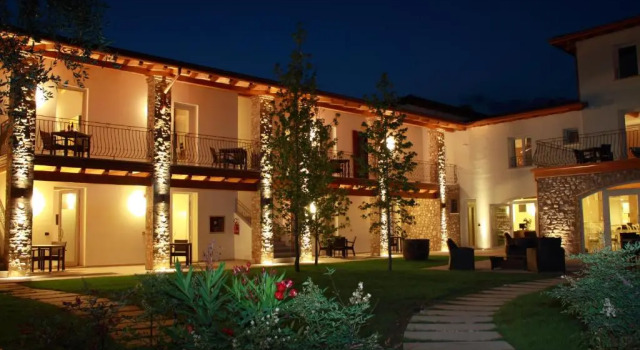 Agriturismo Corte Aurea, Забронировать Отель Дезенцано-дель-Гарда озеро Гарда