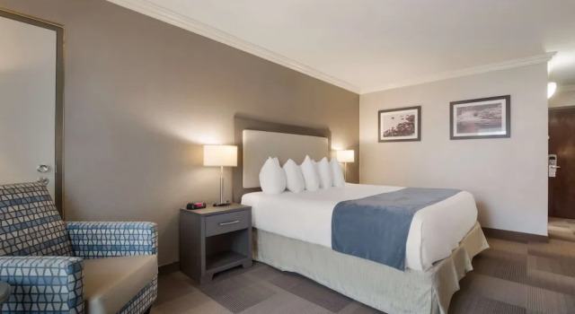 Двухместный номер Executive с балконом Best Western St Catharines Hotel & Conference Centre