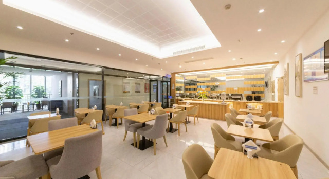 Super 8 Hotel (Ning Wai Beach)