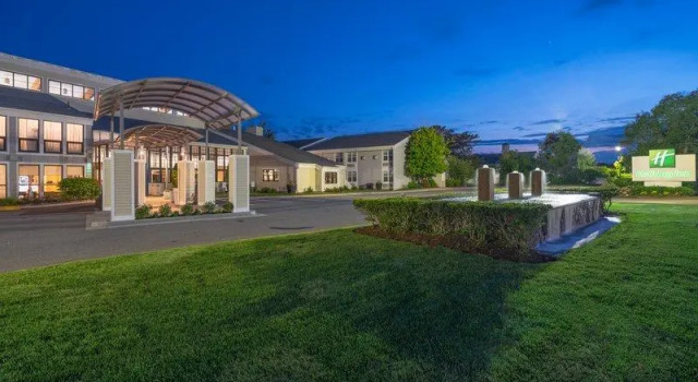 Люкс c 1 комнатой Holiday Inn Cape Cod - Hyannis by IHG