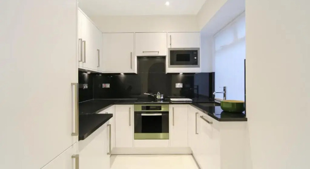 Апартаменты Queensgate Court Apartments