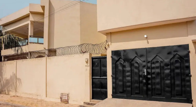 Lome City Apartment - 3 Bedrooms, Book Lejlighed Hoteller i Lomé med parkering, Parkering