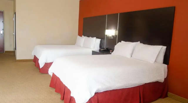 Четырёхместный номер Standard Holiday Inn Birmingham - Hoover by IHG