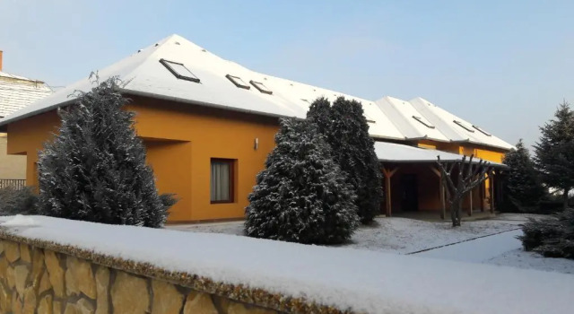 RP FitLife Stúdió és Vendégház, Rezervovat Hotel Hotely v Central Transdanubia s parkováním, Parkování