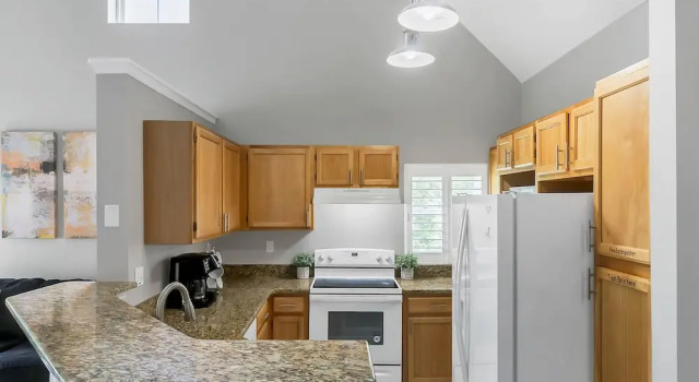 Апартаменты Cozy Apartment Only Miles From Disney Community Pool And Jacuzzii