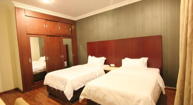 Апартаменты с 2 комнатами Flora Hotel Suites