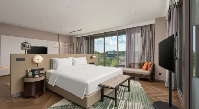 Люкс c 1 комнатой с видом на озеро Hotel Indigo Suzhou Yangcheng Lake by IHG