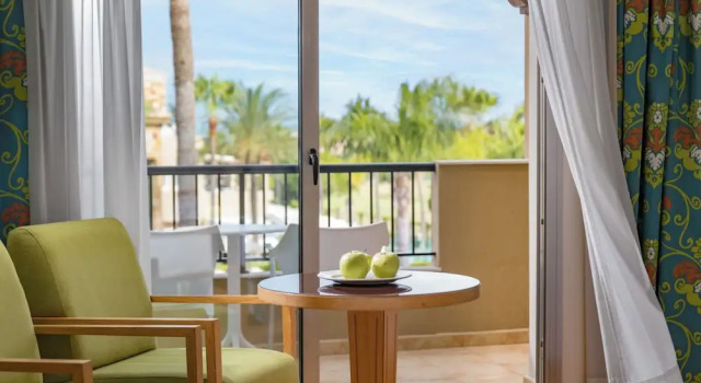 Семейный номер Standard с балконом Elba Costa Ballena Beach & Thalasso Resort