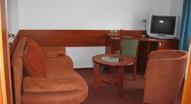 Hotel Angie, Buchen Sie Hotel Puszczykowo 