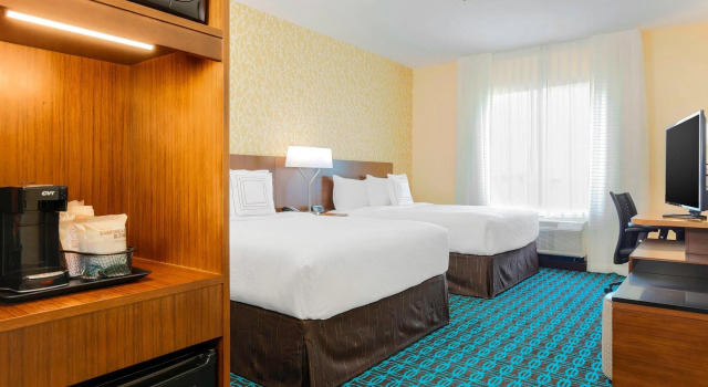 Четырёхместный номер Standard Fairfield Inn & Suites by Marriott Decatur at Decatur Conference Center