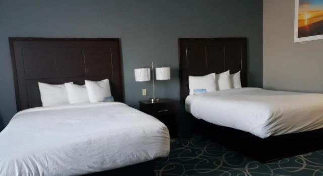 Студия Deluxe Days Inn & Suites by Wyndham Cleburne TX