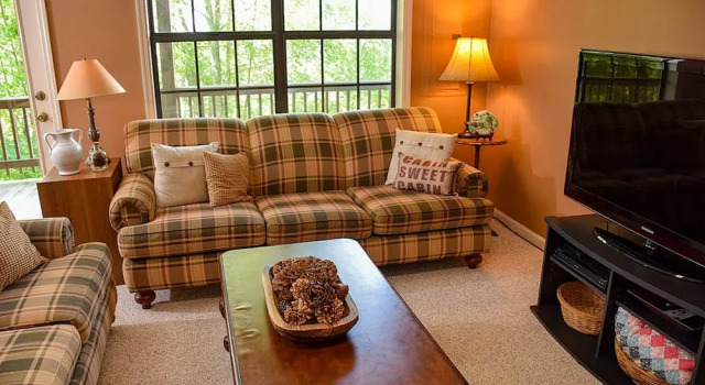 MOUNTAIN SHADOWS - 3 Br Cabin